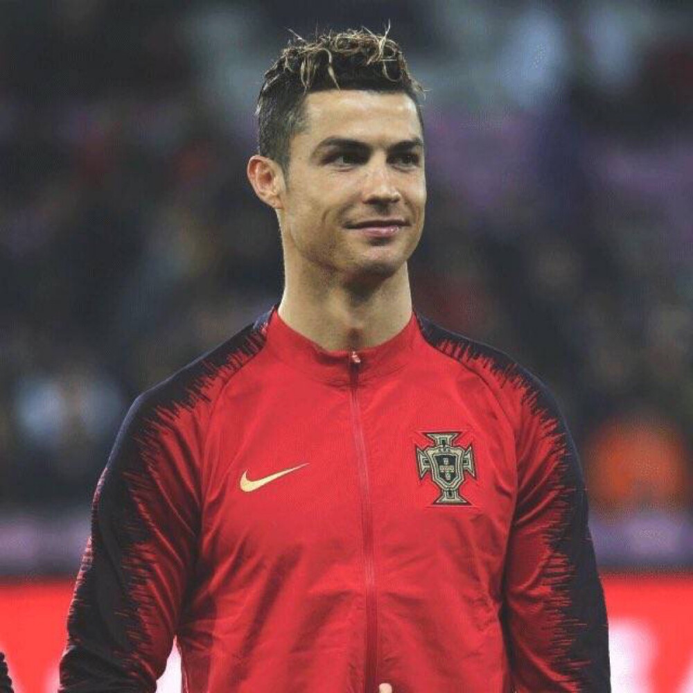 里夫斯成湖人队史第3位单场40+5+10+5三分的球员