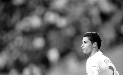 米体：霍伊伦像卡瓦尼或早期伊瓜因，对球队进攻端是锦上添花（米体：霍伊伦风格近似卡瓦尼与早期伊瓜因，为球队锋线如虎添翼）