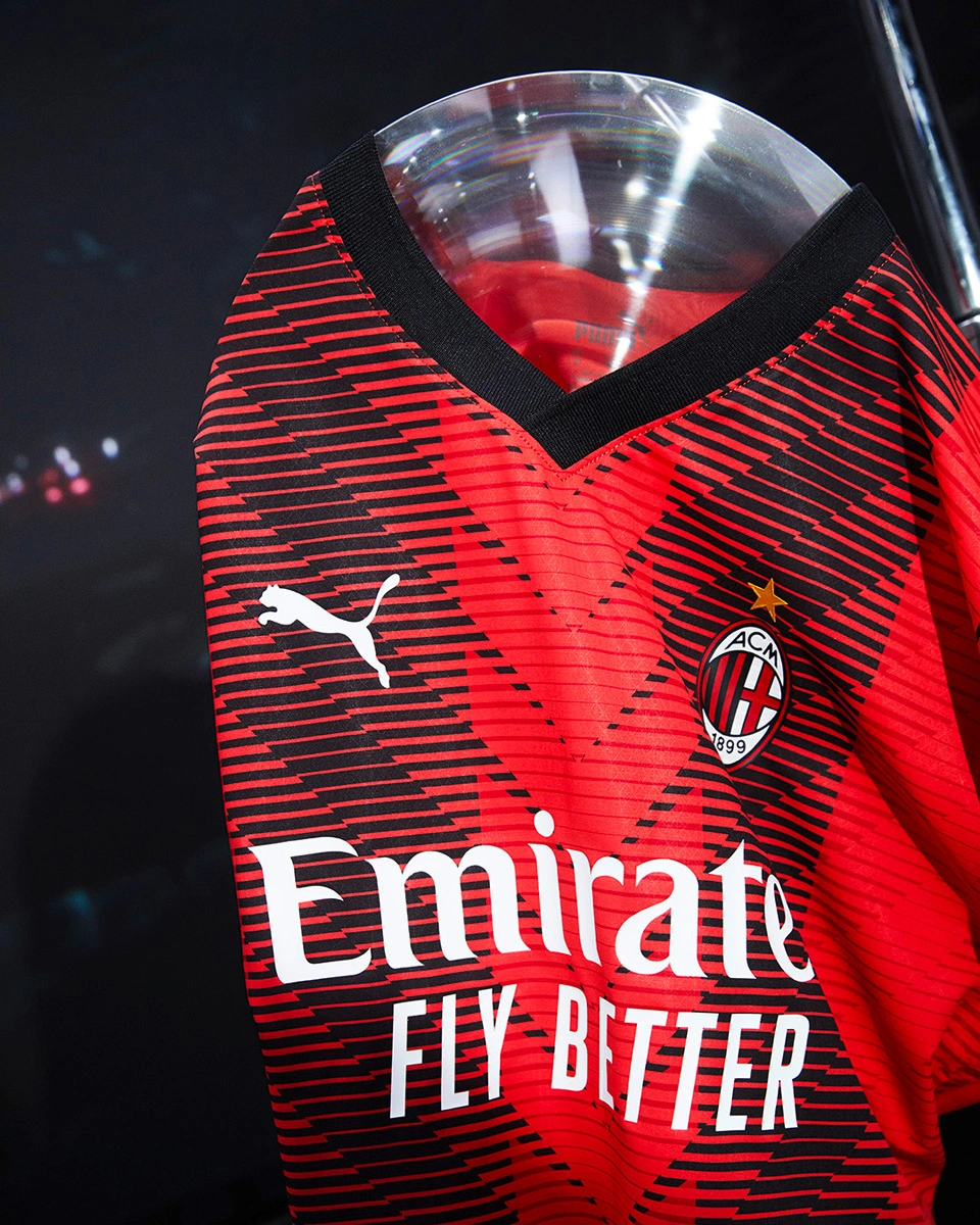 凯利这个被动，连着几次找霍伊伦最后还是没找到，（凯利过于被动，屡次寻霍伊伦仍无果）