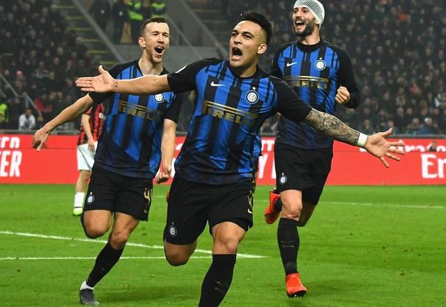 随着里昂爆大冷0-1，尼斯0-1，法甲最新积分榜出炉：大黑马领跑（里昂、尼斯同以0-1落败，法甲积分榜更新：黑马球队登顶）