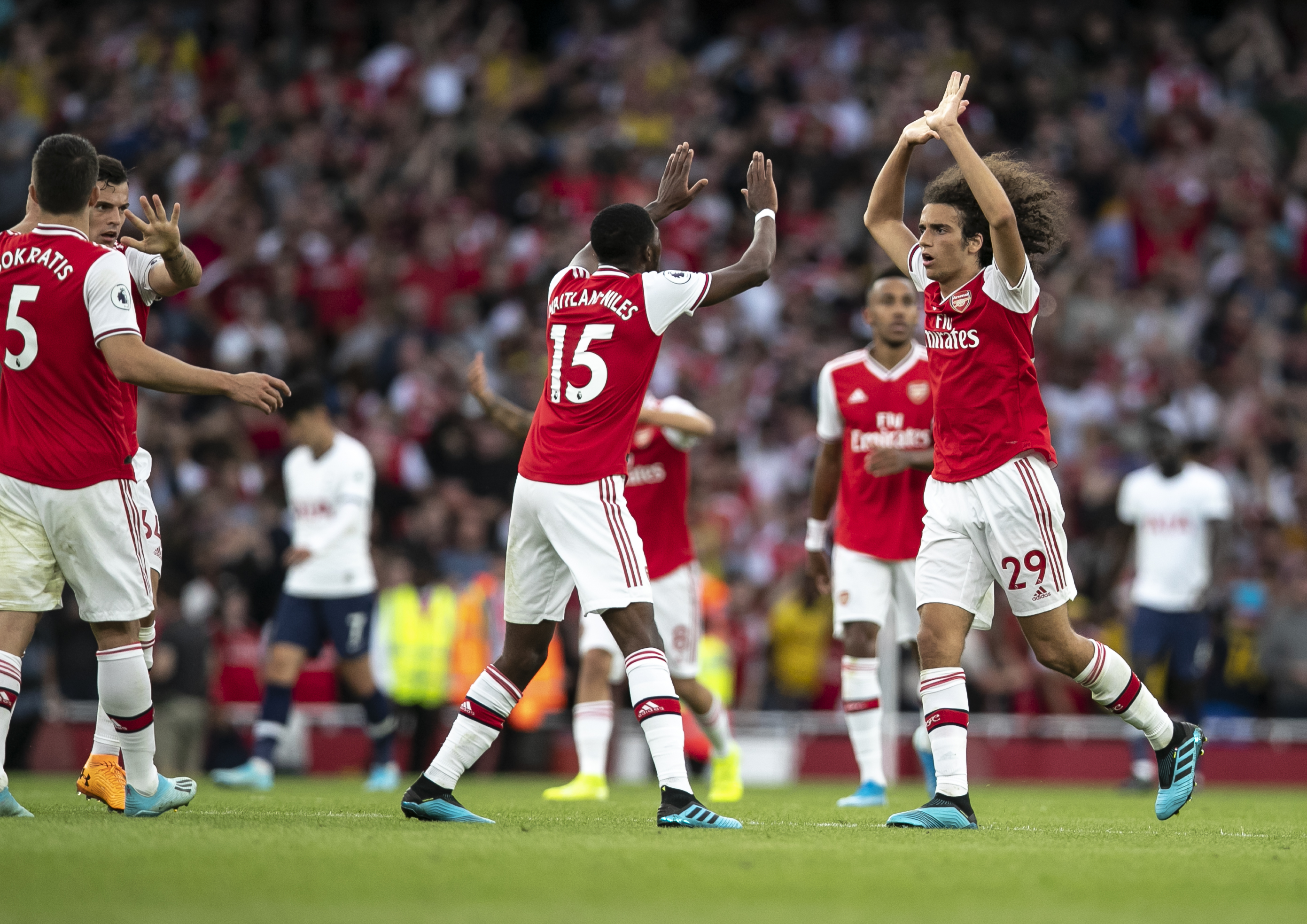 凯恩已在德甲10次完成帽子戏法，为该联赛历史第5多（凯恩德甲已10次戴帽，联赛历史第5多）