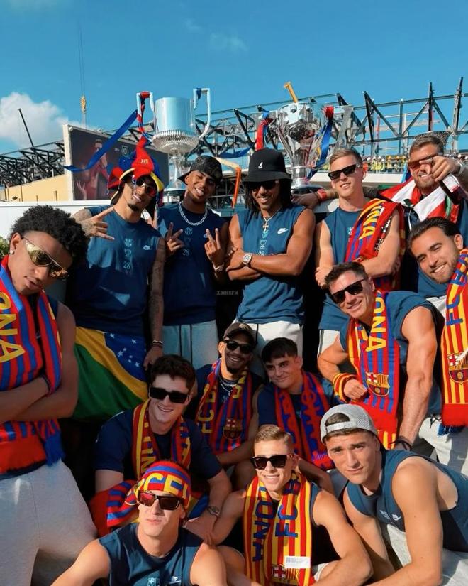 U16男足全胜晋级U17亚洲杯，中国足球队官方发布海报庆祝（U16男足全胜挺进U17亚洲杯，中国足球队官微发布海报致贺）