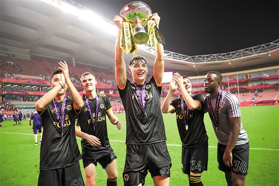 尽力了！吉迪空砍25+11+9准三双&怀特25分