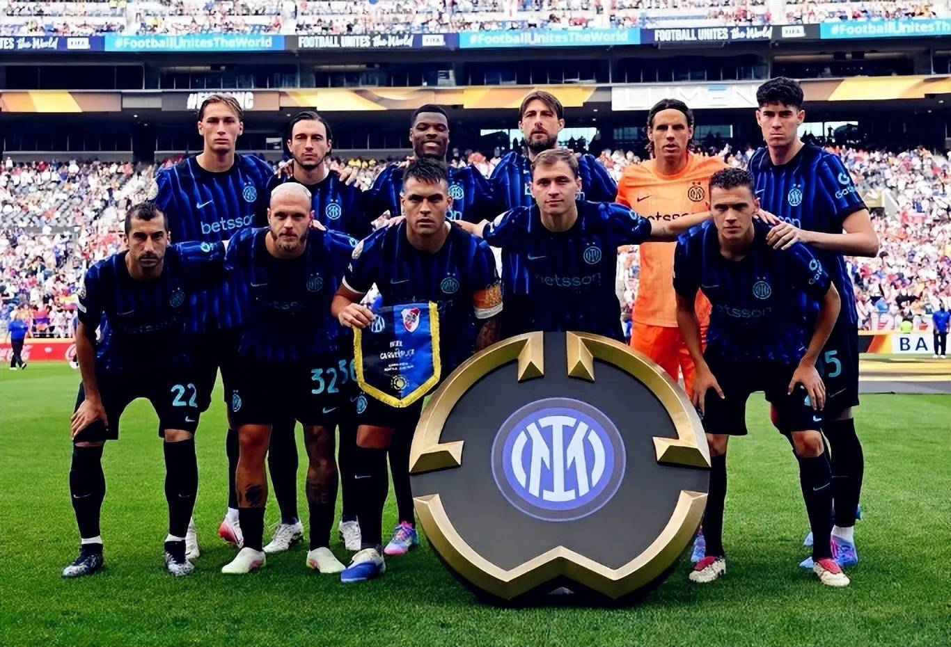 掘金替补关键时刻完成反超（替补群发威，掘金要害时段实现反超）