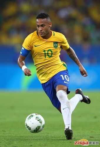 沙特球队老板：萨拉赫太老了，维尼修斯来这里一定能大放异彩（沙特俱乐部老板：萨拉赫已过巅峰，维尼修斯若来必将闪耀）