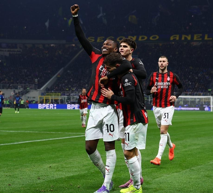 热刺旧将：弗兰克每隔五分钟就改变战术，澳波更有魄力（热刺旧将：弗兰克五分钟一变招，澳波更显魄力）