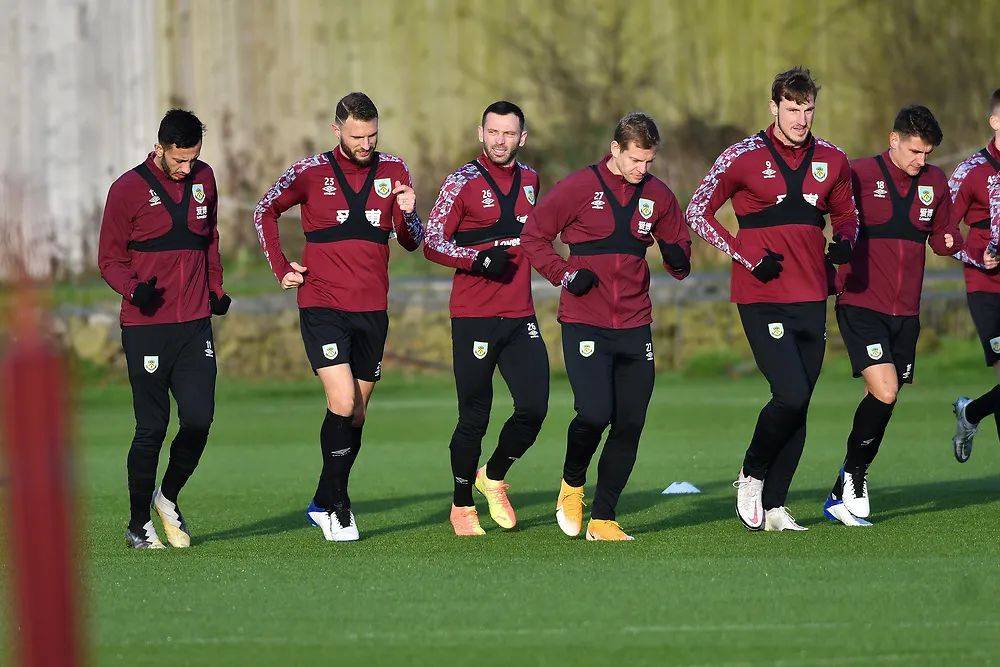 赫内斯支持废除50+1，拜仁球迷拉横幅反对：这是不可想象的（赫内斯力挺取消50+1，拜仁球迷举横幅抗议：难以想象）