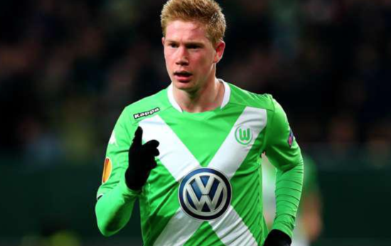 终于！维拉发布海报庆祝赛季首胜，此前六场未尝一胜（维拉发布海报庆祝赛季首胜，终结六场不胜）