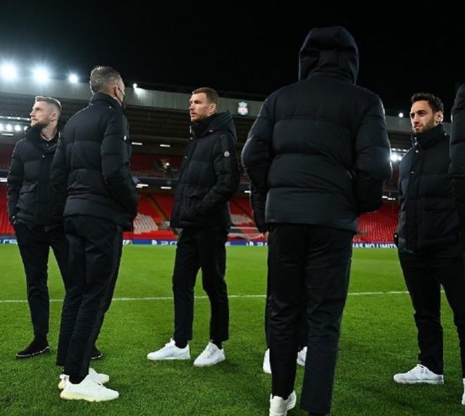 意媒：国米正在关注法兰克福的二号门将考阿-桑托斯（意媒：国际米兰关注法兰克福替补门将考阿-桑托斯）