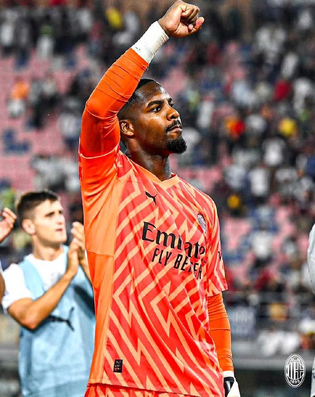 传帮带也挺好！萨拉赫向斯洛特“服软”，重新回归VS布莱顿阵容（萨拉赫与斯洛特达成默契，重回战布莱顿阵容）