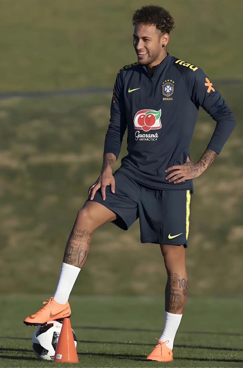 上演大四喜斩获金靴，法比奥当选中超官方第30轮最佳球员（法比奥独中四元加冕金靴，荣膺中超第30轮官方最佳球员）