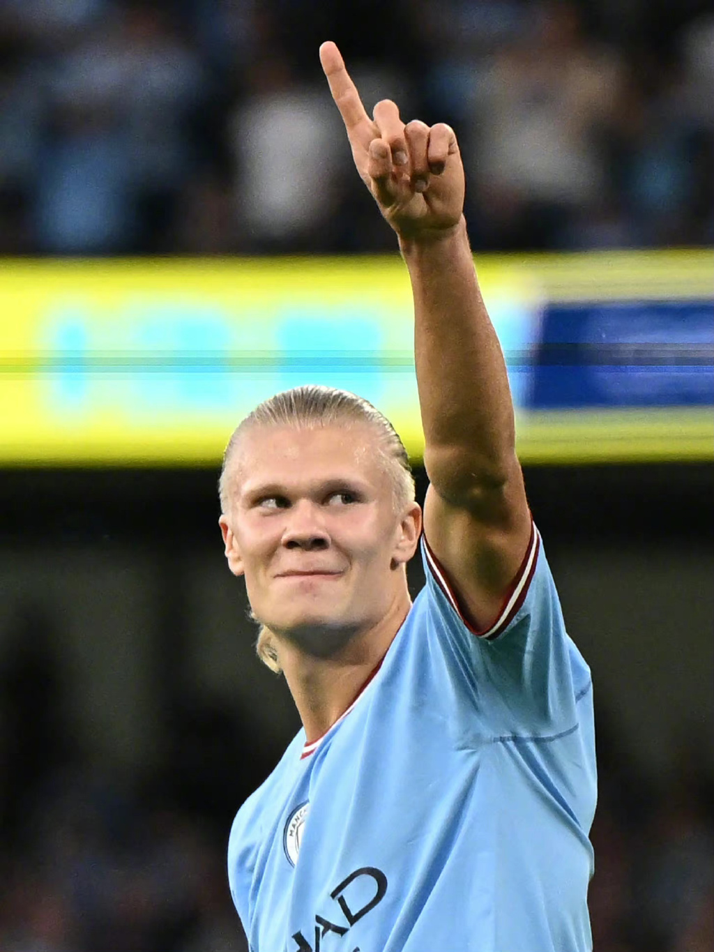 佩德里时隔1各月再为巴萨登场，送出28次传球，3次过人成功（佩德里一个月后复出为巴萨出战：28次传球、3次成功过人）