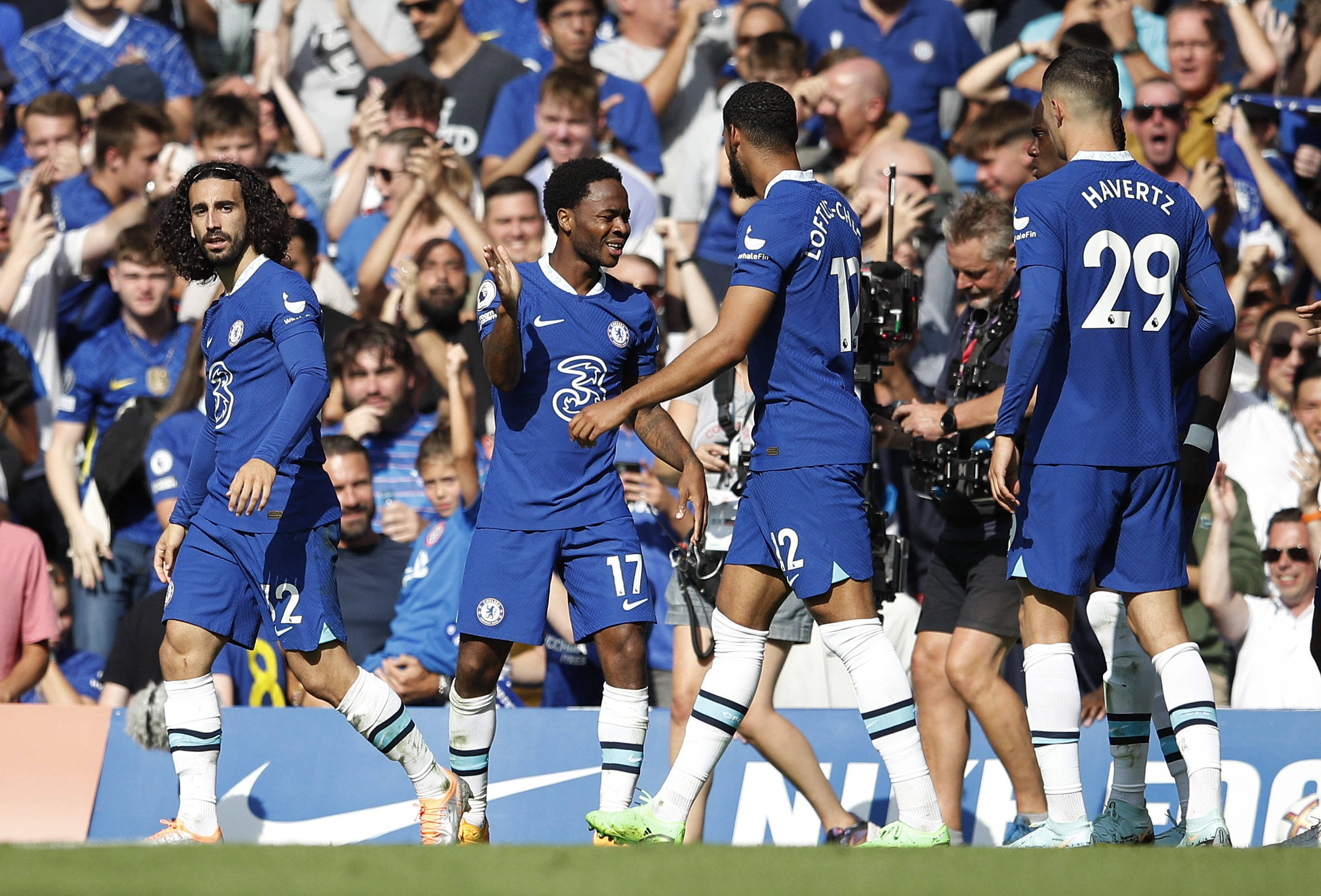 乒乓球混团世界杯｜国乒8比2击败法国队豪取六连胜（混团世界杯：国乒8-2力克法国，豪取六连胜）